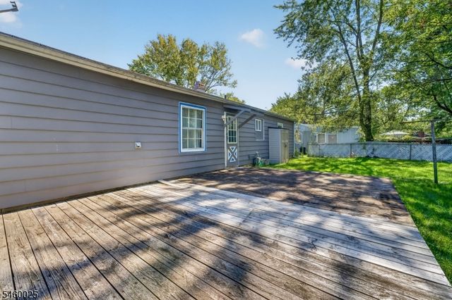 24 Presidential Dr, Washington Boro, NJ 07882