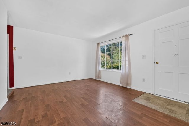 24 Presidential Dr, Washington Boro, NJ 07882