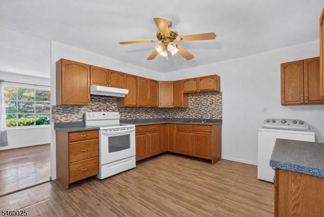 24 Presidential Dr, Washington Boro, NJ 07882