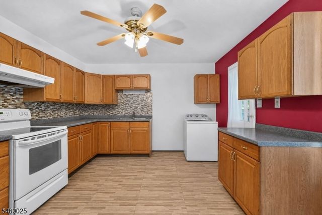 24 Presidential Dr, Washington Boro, NJ 07882