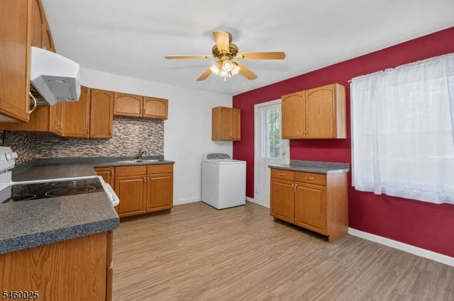 24 Presidential Dr, Washington Boro, NJ 07882