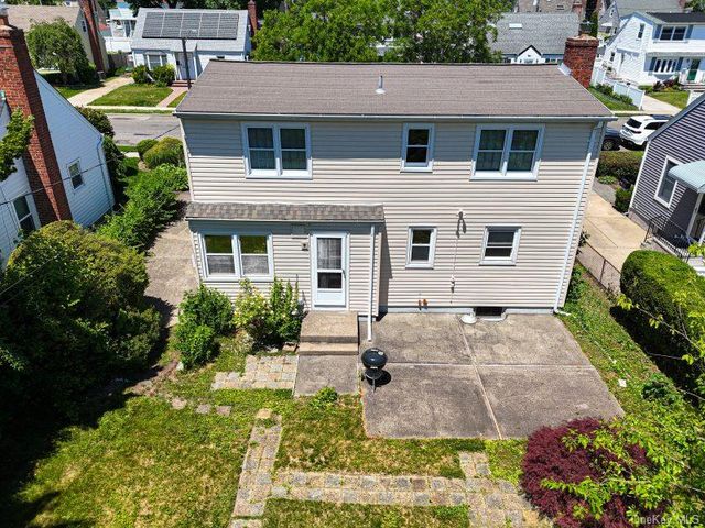 9 Robert Street, Hicksville, NY 11801