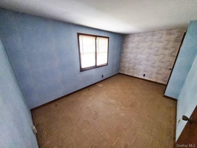 9 Robert Street, Hicksville, NY 11801