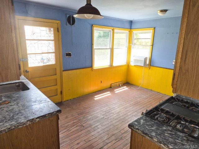 9 Robert Street, Hicksville, NY 11801