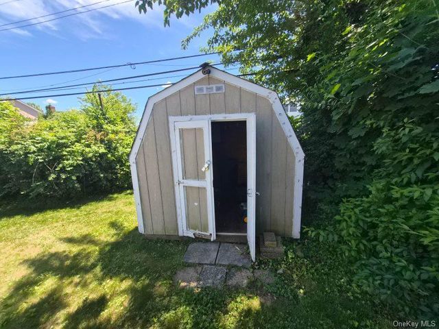 9 Robert Street, Hicksville, NY 11801