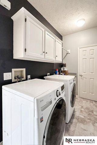 2924 Blackhawk Circle, Bellevue, NE 68123