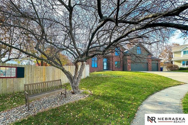 2924 Blackhawk Circle, Bellevue, NE 68123