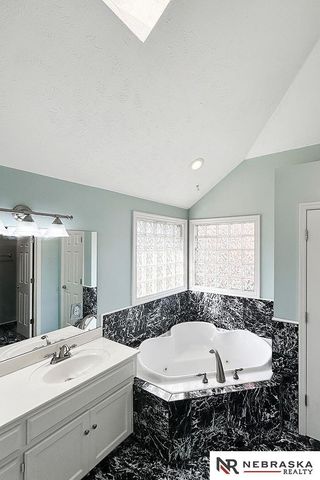 2924 Blackhawk Circle, Bellevue, NE 68123