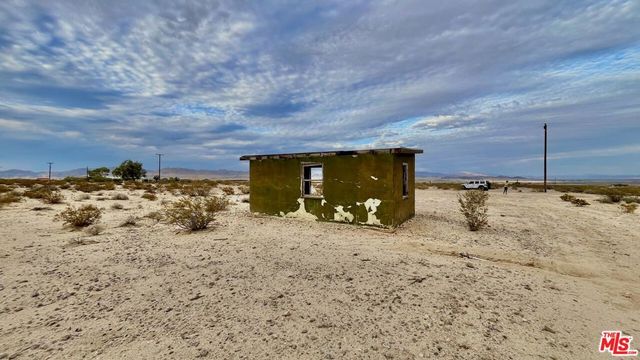 1476 Hales Drive, Joshua Tree, CA 92252