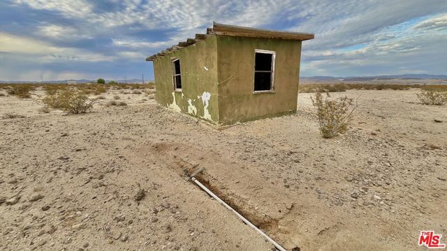 1476 Hales Drive, Joshua Tree, CA 92252