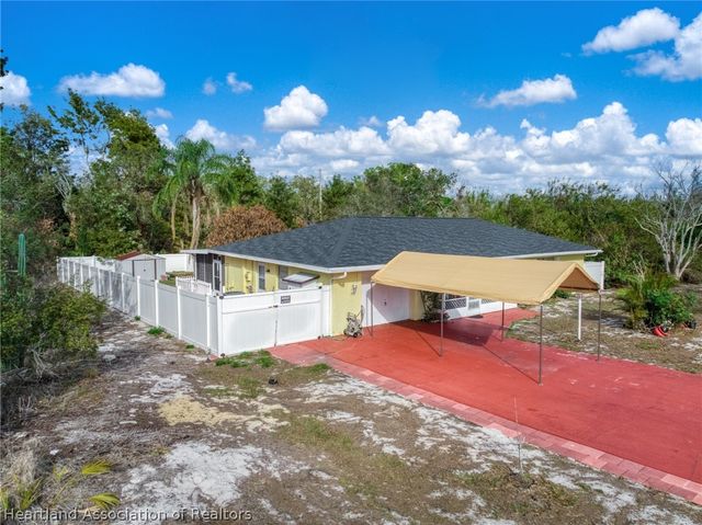 249 Lemon Road NW, Lake Placid, FL 33852