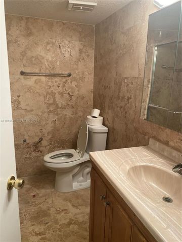 706 Gardens Dr 101, Pompano Beach, FL 33069