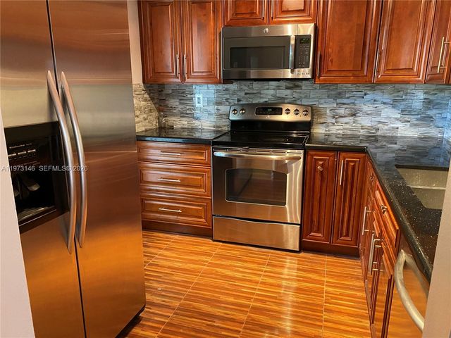 706 Gardens Dr 101, Pompano Beach, FL 33069