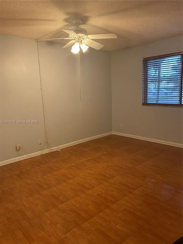 706 Gardens Dr 101, Pompano Beach, FL 33069