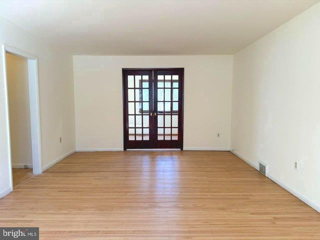 637 N BISHOP AVE, Springfield, PA 19064