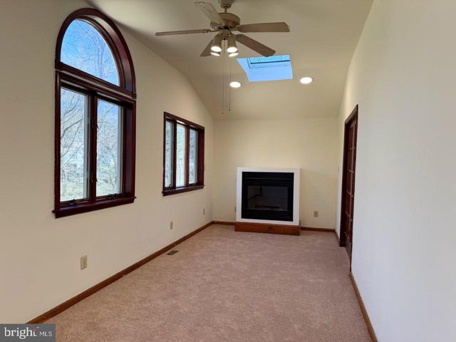 637 N BISHOP AVE, Springfield, PA 19064