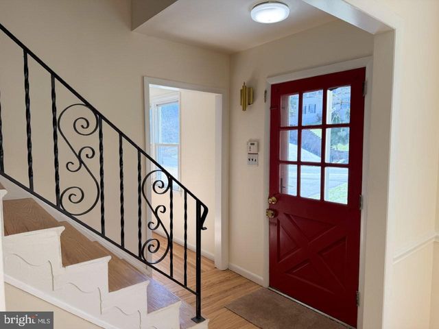 637 N BISHOP AVE, Springfield, PA 19064