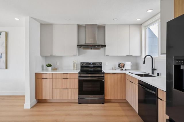 73 Alexander, Daly City, CA 94014