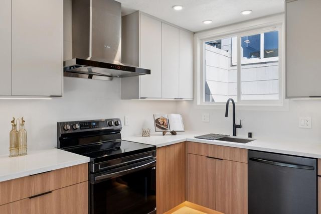 73 Alexander, Daly City, CA 94014