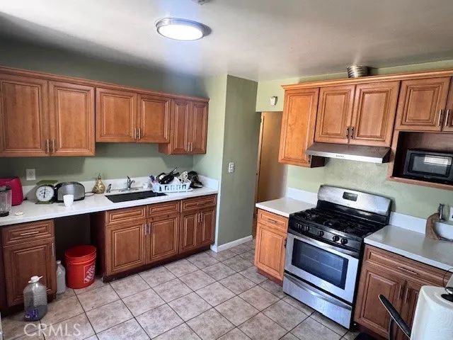 6990 Bangor, Highland, CA 92346