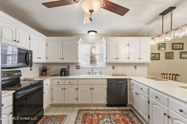 4092 Pinehurst Boulevard, Southaven, MS 38672