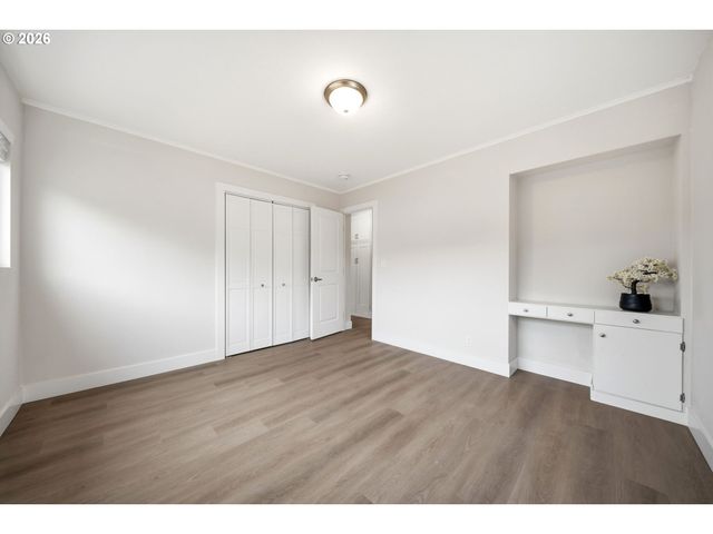 8024 Ne FREMONT St, Portland, OR 97213
