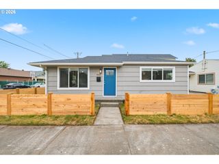 8024 Ne FREMONT St, Portland, OR 97213
