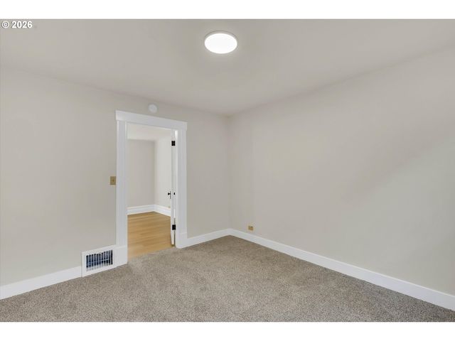 3328 Se WASHINGTON St, Portland, OR 97214