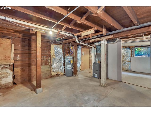 3328 Se WASHINGTON St, Portland, OR 97214