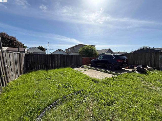 860 7Th St, Richmond, CA 94801