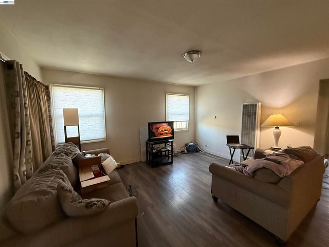 860 7Th St, Richmond, CA 94801