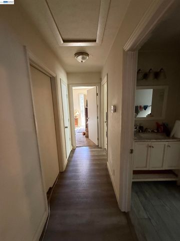 860 7Th St, Richmond, CA 94801