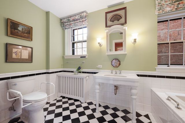 101 Chestnut Street E, Boston, MA 02108