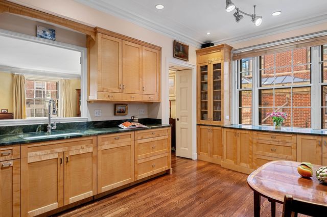 101 Chestnut Street E, Boston, MA 02108
