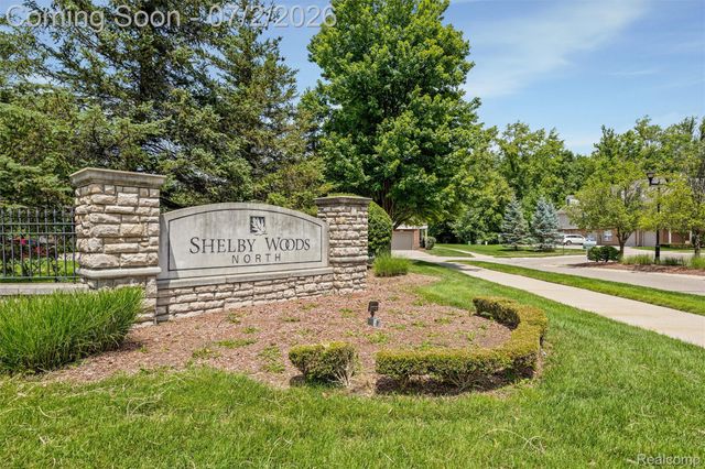 11325 N Woods Drive, Shelby Charter Township, MI 48317