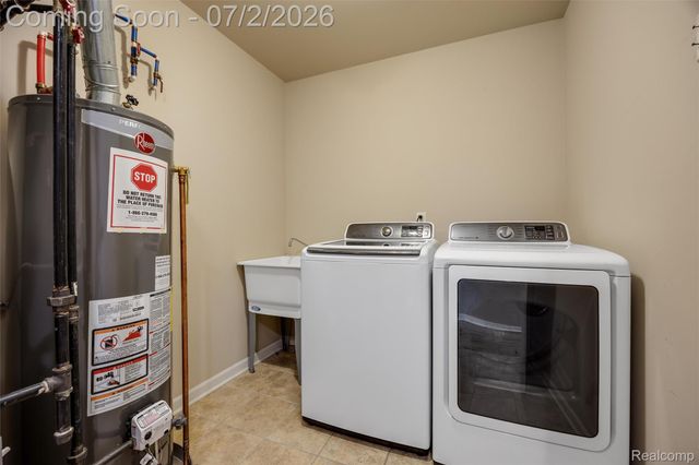 11325 N Woods Drive, Shelby Charter Township, MI 48317