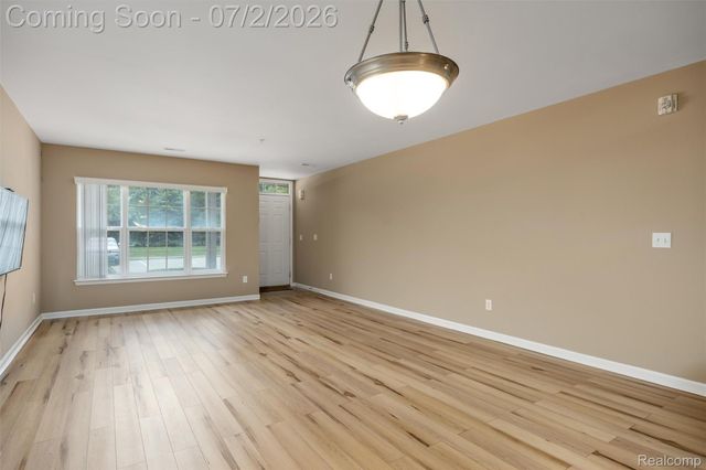 11325 N Woods Drive, Shelby Charter Township, MI 48317