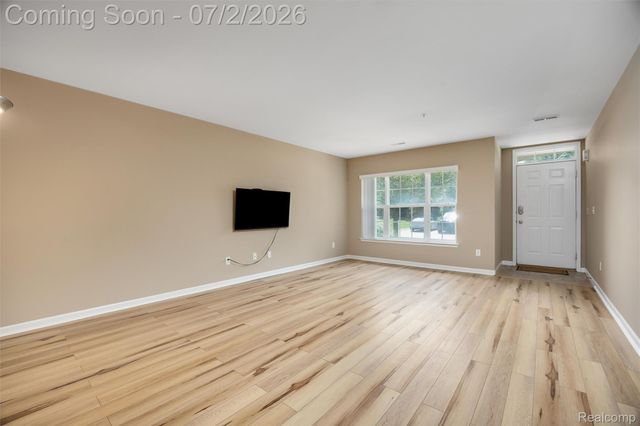 11325 N Woods Drive, Shelby Charter Township, MI 48317