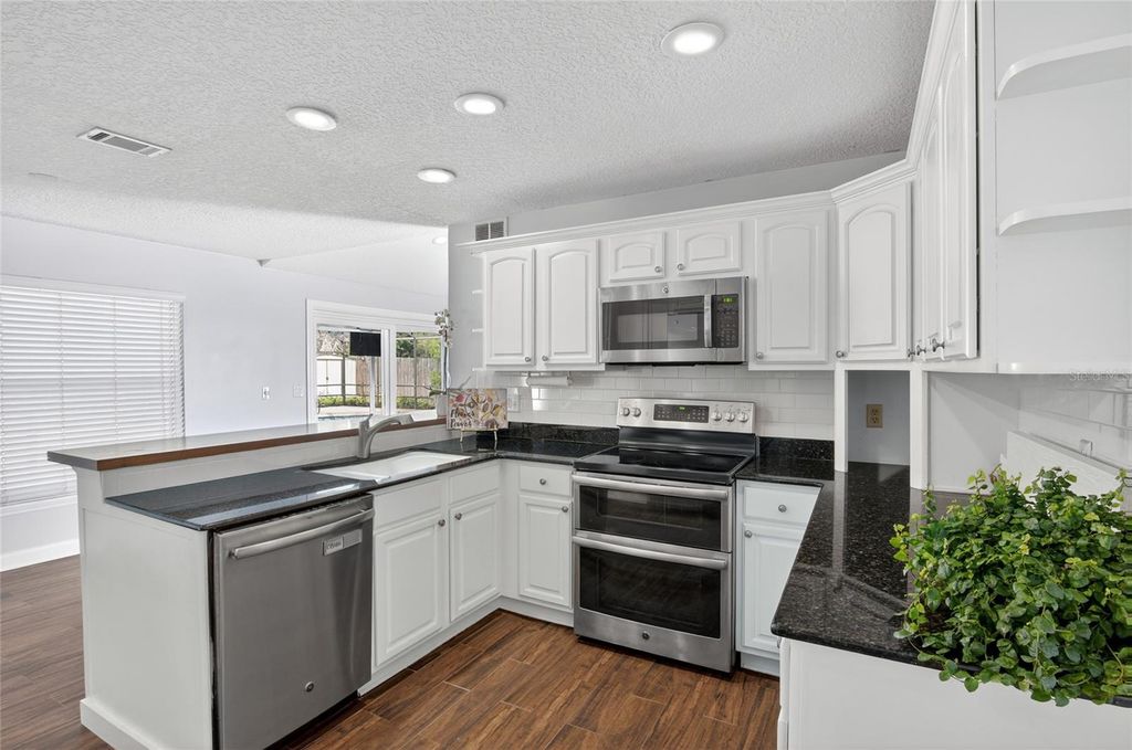 Image 14 of property listing at 4472 WINDERLAKES DRIVE, Orlando, FL 32835