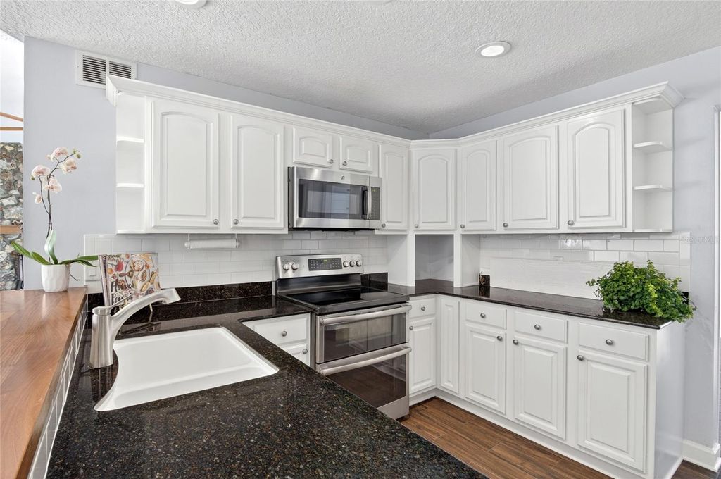 Image 15 of property listing at 4472 WINDERLAKES DRIVE, Orlando, FL 32835