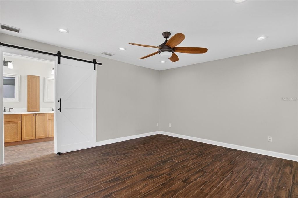 Image 19 of property listing at 4472 WINDERLAKES DRIVE, Orlando, FL 32835