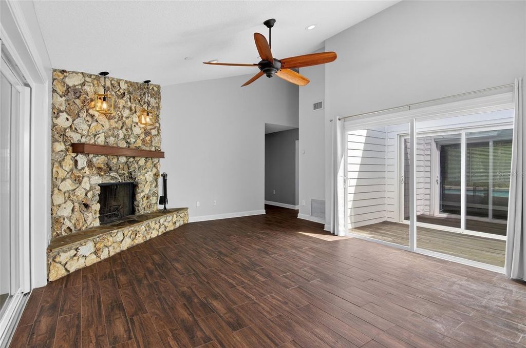 Image 25 of property listing at 4472 WINDERLAKES DRIVE, Orlando, FL 32835