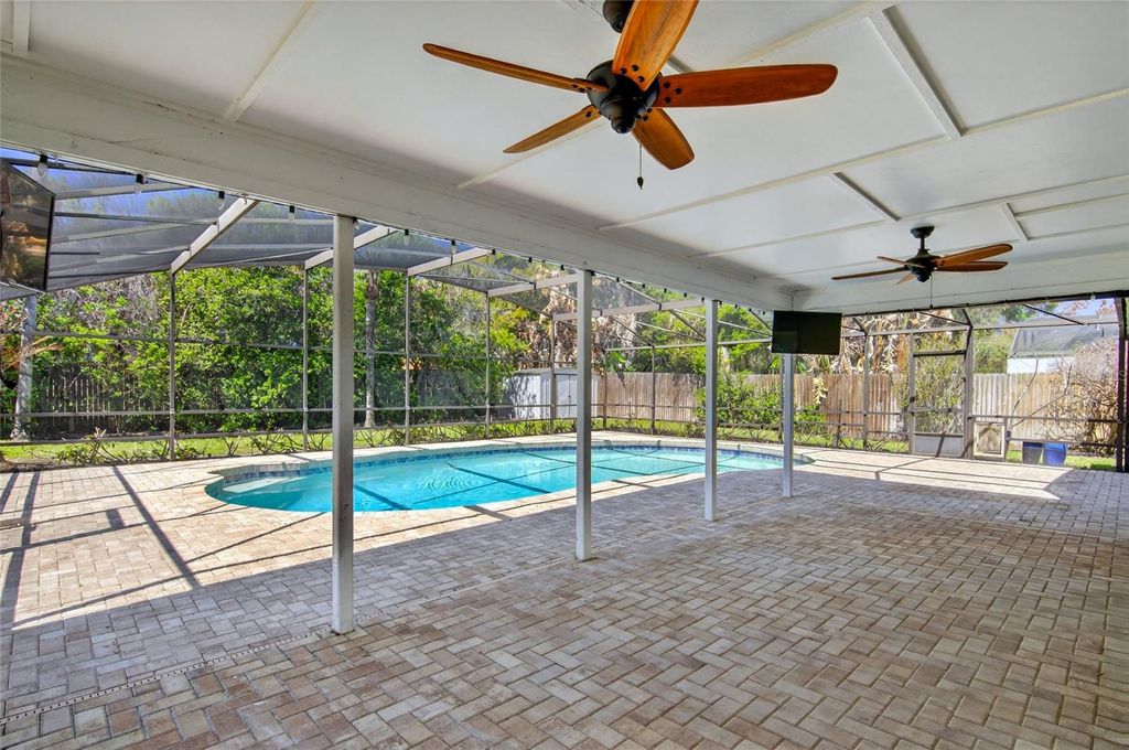 Image 38 of property listing at 4472 WINDERLAKES DRIVE, Orlando, FL 32835