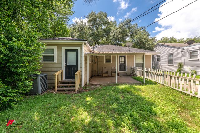 3890 Greenway Place, Shreveport, LA 71105