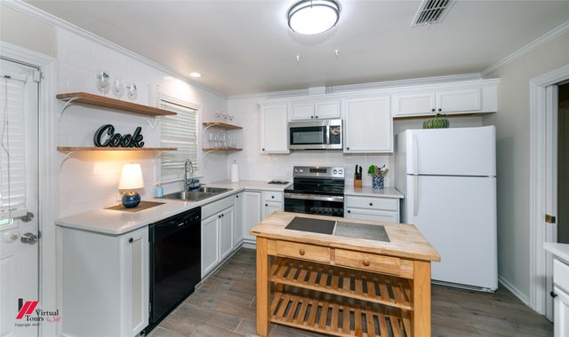 3890 Greenway Place, Shreveport, LA 71105