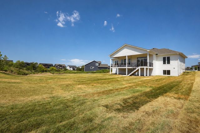 2257 Green Leaf Circle, Norwalk, IA 50211