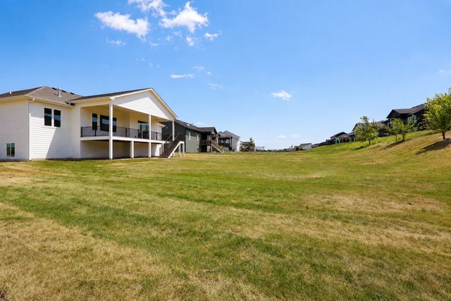2257 Green Leaf Circle, Norwalk, IA 50211