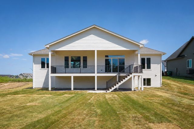2257 Green Leaf Circle, Norwalk, IA 50211