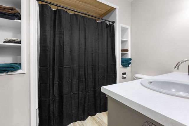 2513 WHITE OAKS Drive, Beloit, WI 53511