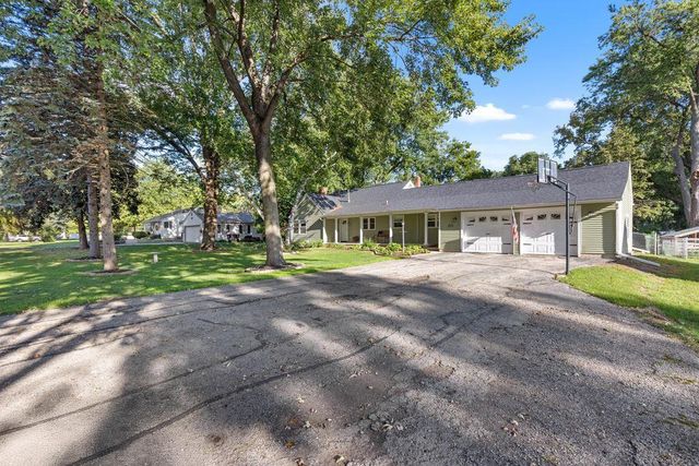 2513 WHITE OAKS Drive, Beloit, WI 53511